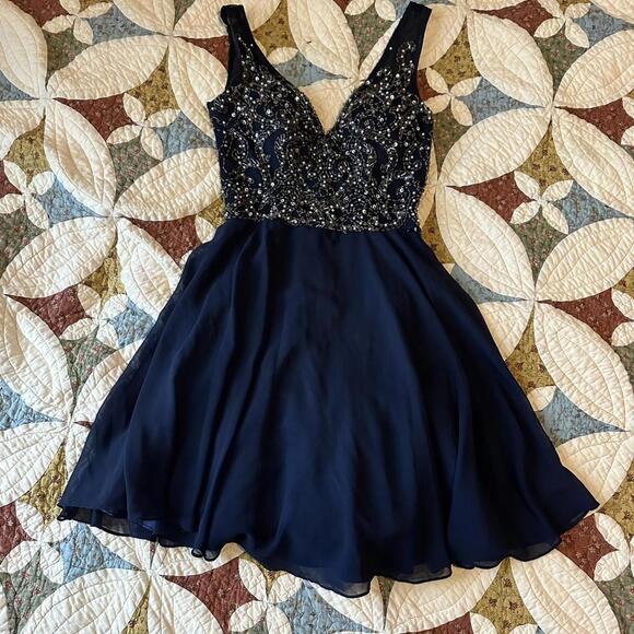 Navy blue Gianni Bini beaded short formal dress size 3 fairy prom sparkly